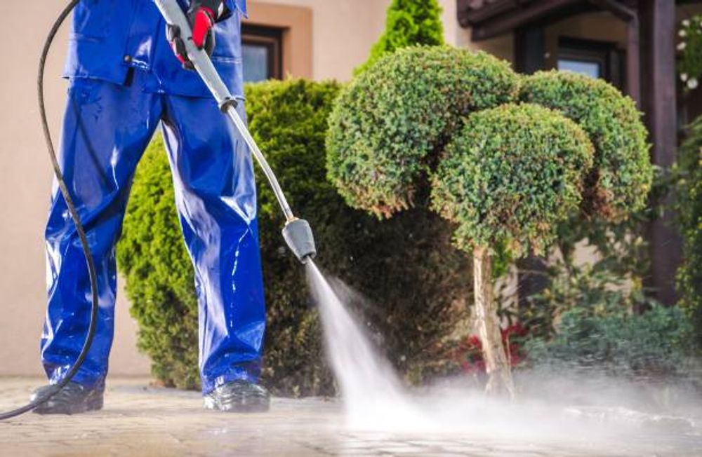 BKB Cleaning Company is a pressure washing services company. We provide Roof Cleaning, Gutter Cleaning, Driveway Pressure Cleaning and Window Cleaning